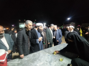 حماسه حضور تجمعات با حضور مدیریت شهری زیباشهر هر شب در میدان امام حسین (ع) زیباشهر